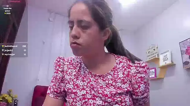 Snapshot of kathina_giraldo chatting on December 17, 2024, 6:53 pm kathina giraldo online show from December 17, 2024, 6:53 pm