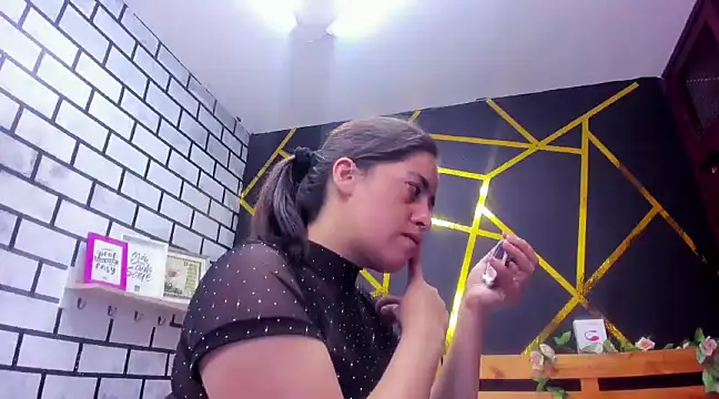 Snapshot of kathina_giraldo chatting on December 24, 2024, 2:01 pm kathina giraldo online show from December 24, 2024, 2:01 pm