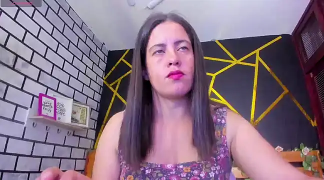 Snapshot of kathina_giraldo chatting on January 7, 2025, 12:52 pm kathina giraldo online show from January 7, 2025, 12:52 pm