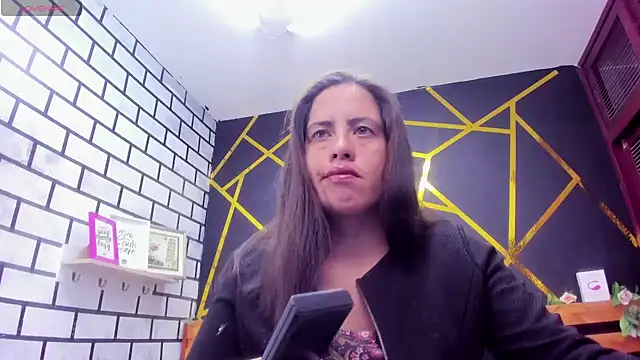 Snapshot of kathina_giraldo chatting on January 15, 2025, 12:36 pm kathina giraldo online show from January 15, 2025, 12:36 pm