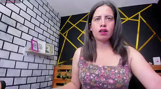 Snapshot of kathina_giraldo chatting on January 15, 2025, 3:39 pm kathina giraldo online show from January 15, 2025, 3:39 pm