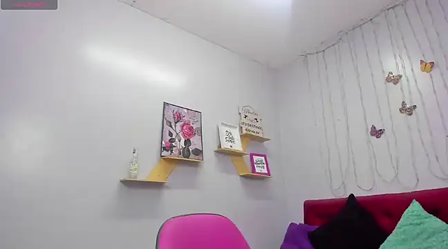 Snapshot of kathina_giraldo chatting on January 17, 2025, 12:52 pm kathina giraldo online show from January 17, 2025, 12:52 pm