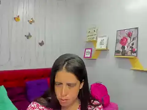 Snapshot of kathina_giraldo chatting on January 25, 2025, 12:37 pm kathina giraldo online show from January 25, 2025, 12:37 pm