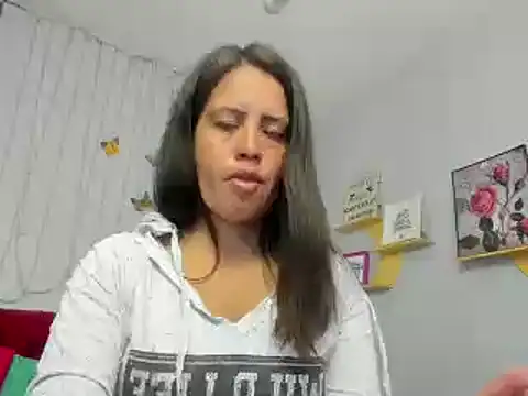Snapshot of kathina_giraldo chatting on January 30, 2025, 12:59 pm kathina giraldo online show from January 30, 2025, 12:59 pm