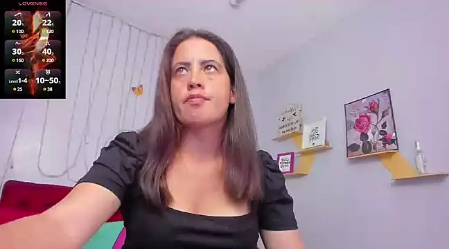 Snapshot of kathina_giraldo chatting on February 5, 2025, 6:48 pm kathina giraldo online show from February 5, 2025, 6:48 pm