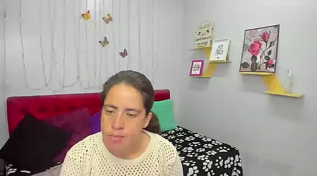 Snapshot of kathina_giraldo chatting on February 13, 2025, 12:32 pm kathina giraldo online show from February 13, 2025, 12:32 pm