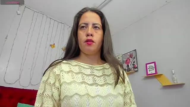 Snapshot of kathina_giraldo chatting on March 6, 2025, 12:41 pm kathina giraldo online show from March 6, 2025, 12:41 pm