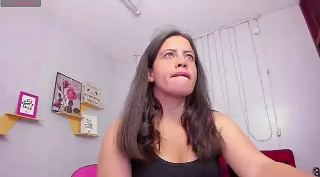 Snapshot of kathina_giraldo chatting on March 19, 2025, 6:55 pm kathina giraldo online show from March 19, 2025, 6:55 pm