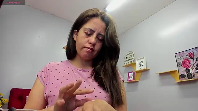 Snapshot of kathina_giraldo chatting on October 3, 2025, 12:35 pm kathina giraldo online show from October 3, 2025, 12:35 pm