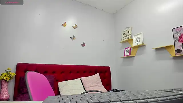 Snapshot of kathina_giraldo chatting on October 9, 2025, 12:36 pm kathina giraldo online show from October 9, 2025, 12:36 pm