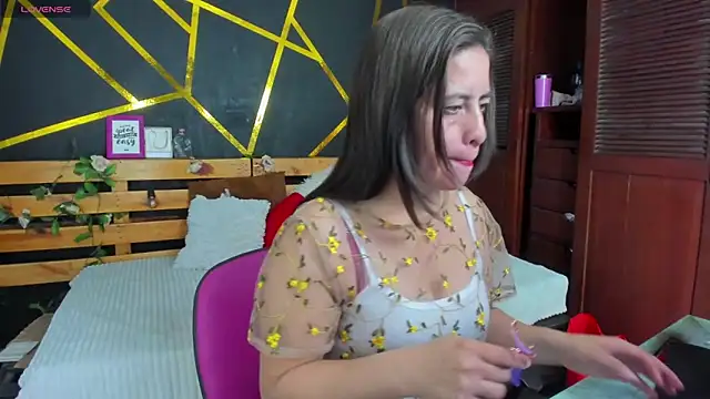 Snapshot of kathina_giraldo chatting on October 20, 2025, 1:00 pm kathina giraldo online show from October 20, 2025, 1:00 pm