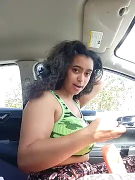 cinnaminnie online show from March 5, 2025, 4:24 pm