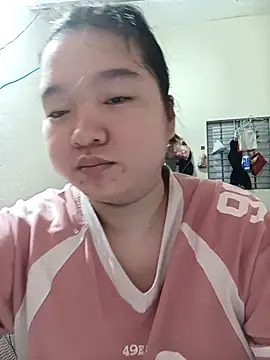 Snapshot of Thomgdee chatting on September 12, 2025, 5:18 am Thomgdee online show from September 12, 2025, 5:18 am