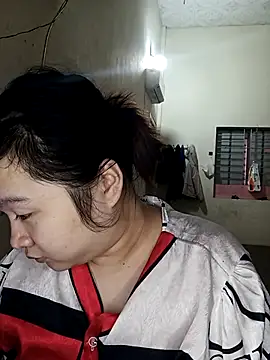 Snapshot of Thomgdee chatting on November 11, 2025, 6:02 am Thomgdee online show from November 11, 2025, 6:02 am