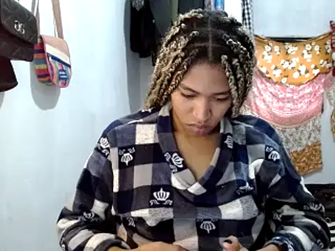 miriam775 online show from February 5, 2025, 12:27 pm