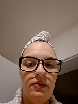 Jujuicy 97 online show from February 7, 2026, 5:00 am