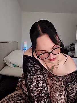 Jujuicy 97 online show from June 11, 2026, 2:59 pm