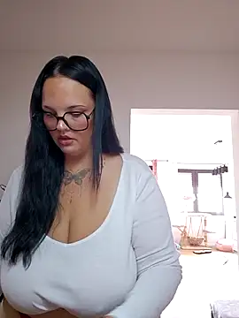 Jujuicy 97 online show from July 15, 2026, 10:09 am