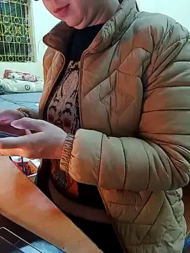 JasminePham online show from December 23, 2024, 1:18 am