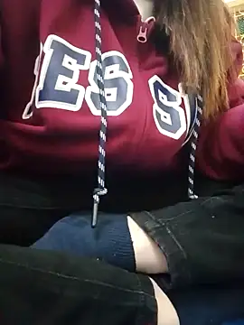 JasminePham online show from December 31, 2024, 1:04 am