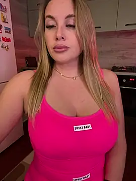 Cute Hot Alice online show from April 22, 2026, 8:10 pm