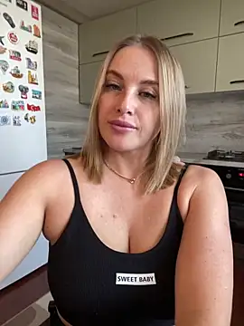 Cute Hot Alice online show from May 5, 2026, 1:19 pm