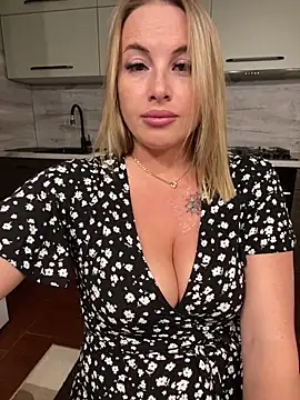 Cute Hot Alice online show from May 23, 2026, 9:08 pm