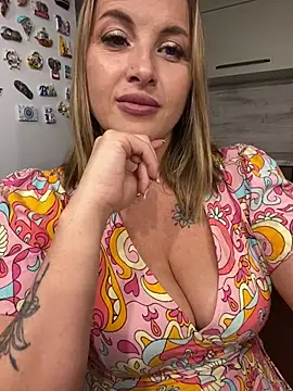 Cute Hot Alice online show from June 9, 2026, 9:26 pm