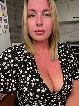 Cute Hot Alice online show from June 22, 2026, 8:17 pm