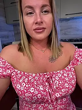 Cute Hot Alice online show from June 24, 2026, 8:19 pm