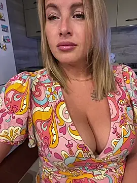 Cute Hot Alice online show from June 28, 2026, 8:15 pm