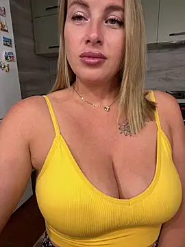Cute Hot Alice online show from July 1, 2026, 9:25 pm