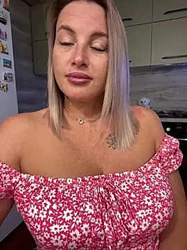 Cute Hot Alice online show from July 6, 2026, 9:17 pm