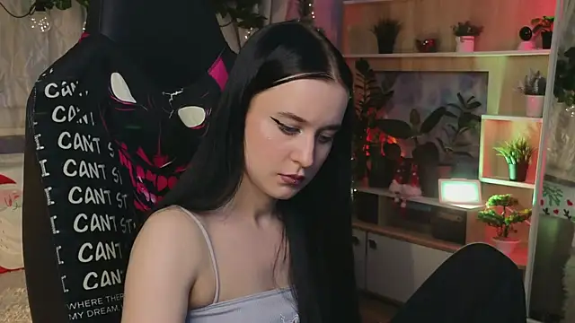 KiraLiLime online show from March 6, 2025, 12:32 am