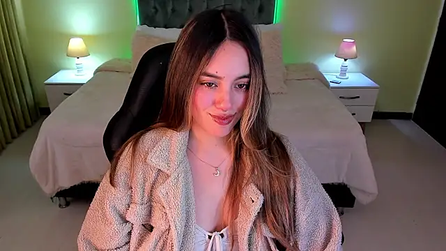  Charlotte evans 1 online show from April 13, 2026, 8:03 pm