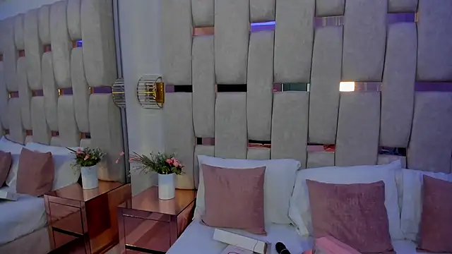 mia schwarz online show from January 25, 2025, 7:39 pm