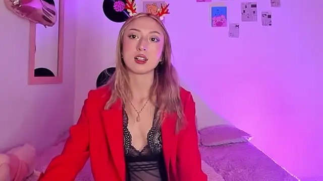 Snapshot of Imsophie_collins chatting on December 20, 2025, 5:47 am Imsophie collins online show from December 20, 2025, 5:47 am