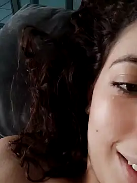 Sweet-diamondxxx online show from December 18, 2024, 8:53 am