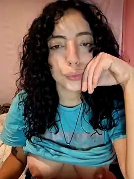 Sweet-diamondxxx online show from October 23, 2025, 5:33 pm