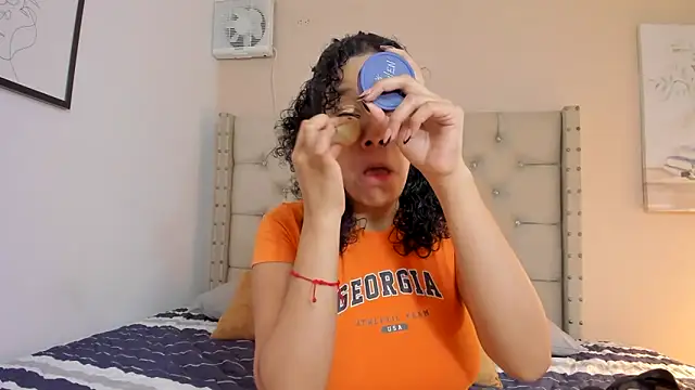 vanesasexyhot21 online show from April 3, 2026, 2:20 am