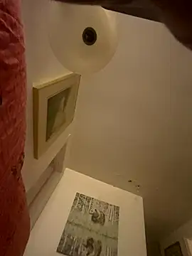 kikiwonderbar online show from December 17, 2025, 5:13 am