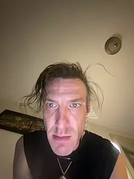 kikiwonderbar online show from February 20, 2026, 9:54 am