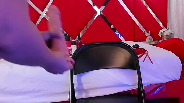 SusanCouper online show from January 18, 2026, 1:37 pm