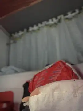 Snapshot of -Loren- chatting on January 19, 2025, 10:50 am -Loren- online show from January 19, 2025, 10:50 am