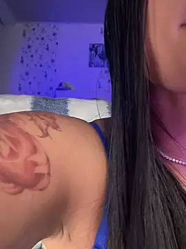 -Loren- online show from April 14, 2026, 11:16 am