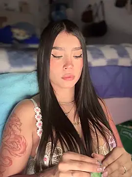 -Loren- online show from June 8, 2026, 12:16 pm