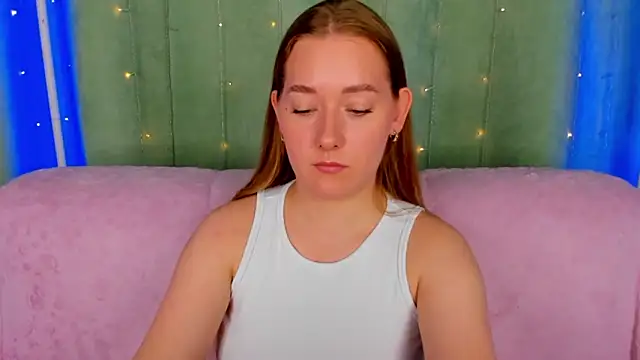 AlinaVice online show from May 19, 2026, 1:11 am