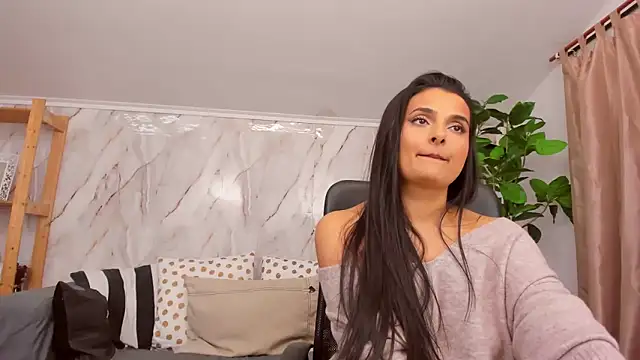 JennaPrice online show from December 27, 2024, 6:31 pm