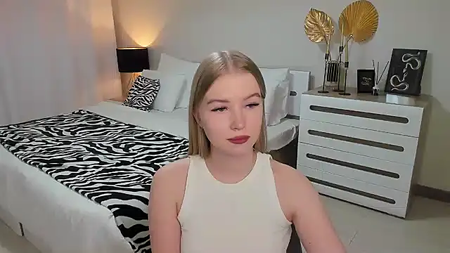 shy  lady online show from January 27, 2025, 6:20 pm