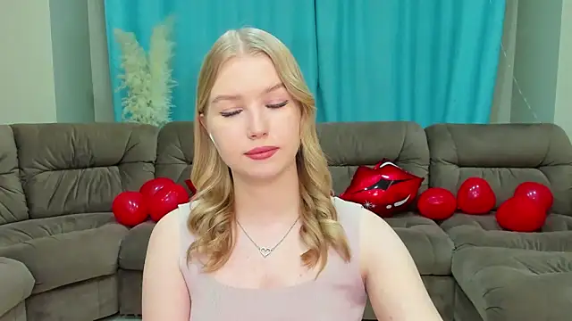 shy  lady online show from February 10, 2025, 6:56 pm